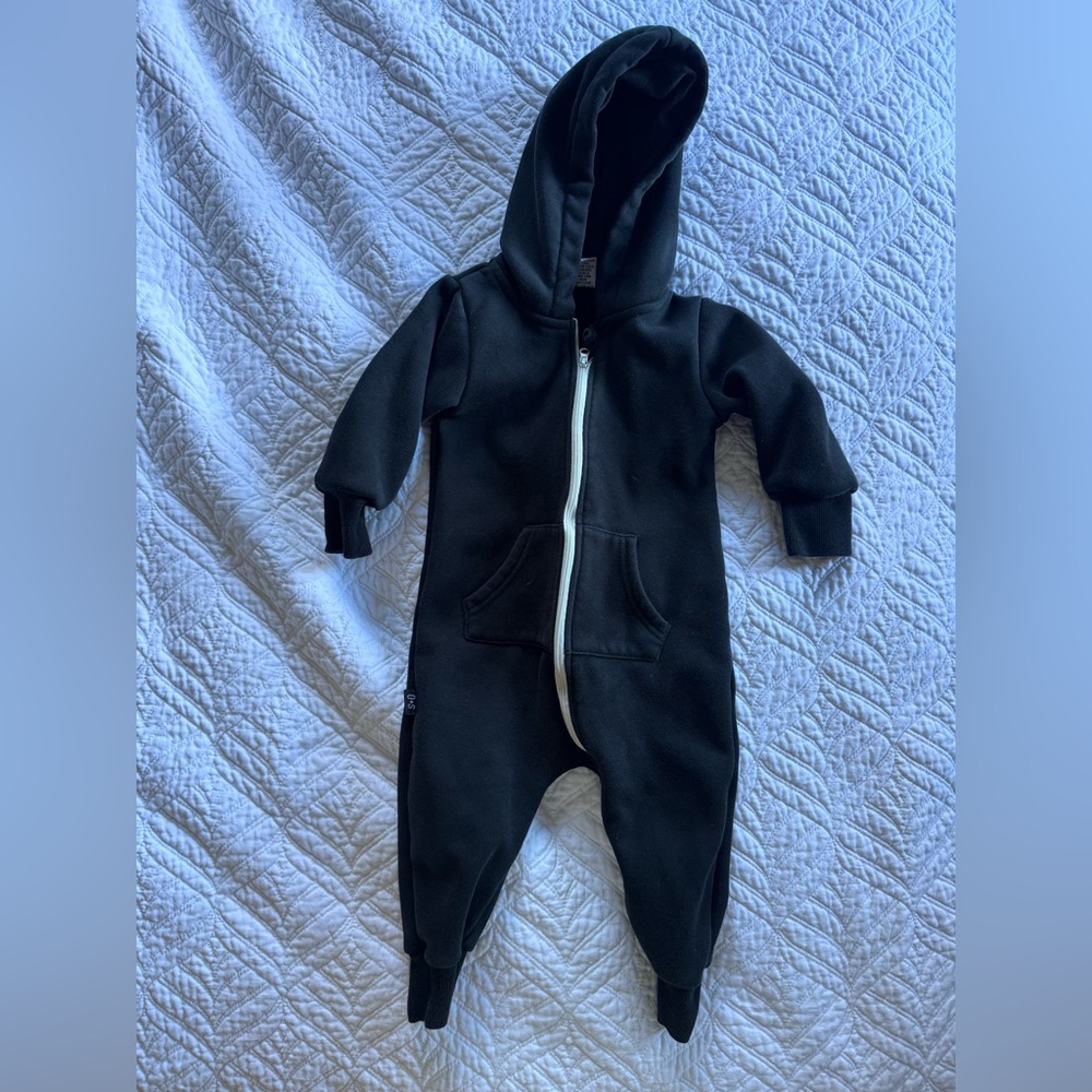 Olive & Scout One Piece Zip Up Sweater hoodie with pockets 18-24m